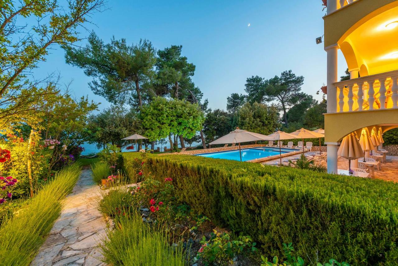 Villa Nela ペトルチャネ エクステリア 写真