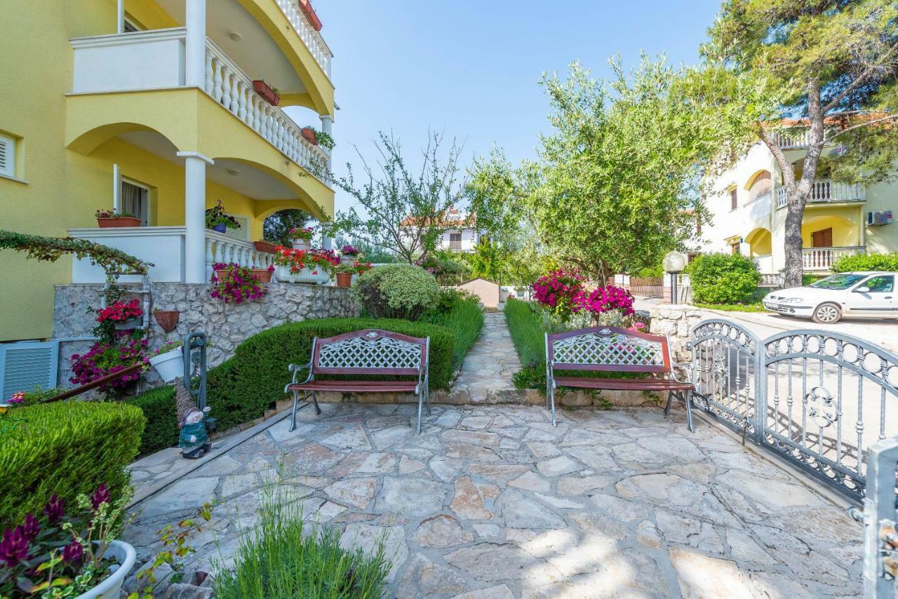 Villa Nela ペトルチャネ エクステリア 写真