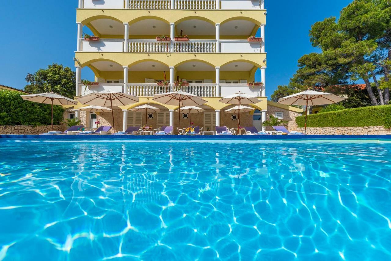 Villa Nela ペトルチャネ エクステリア 写真