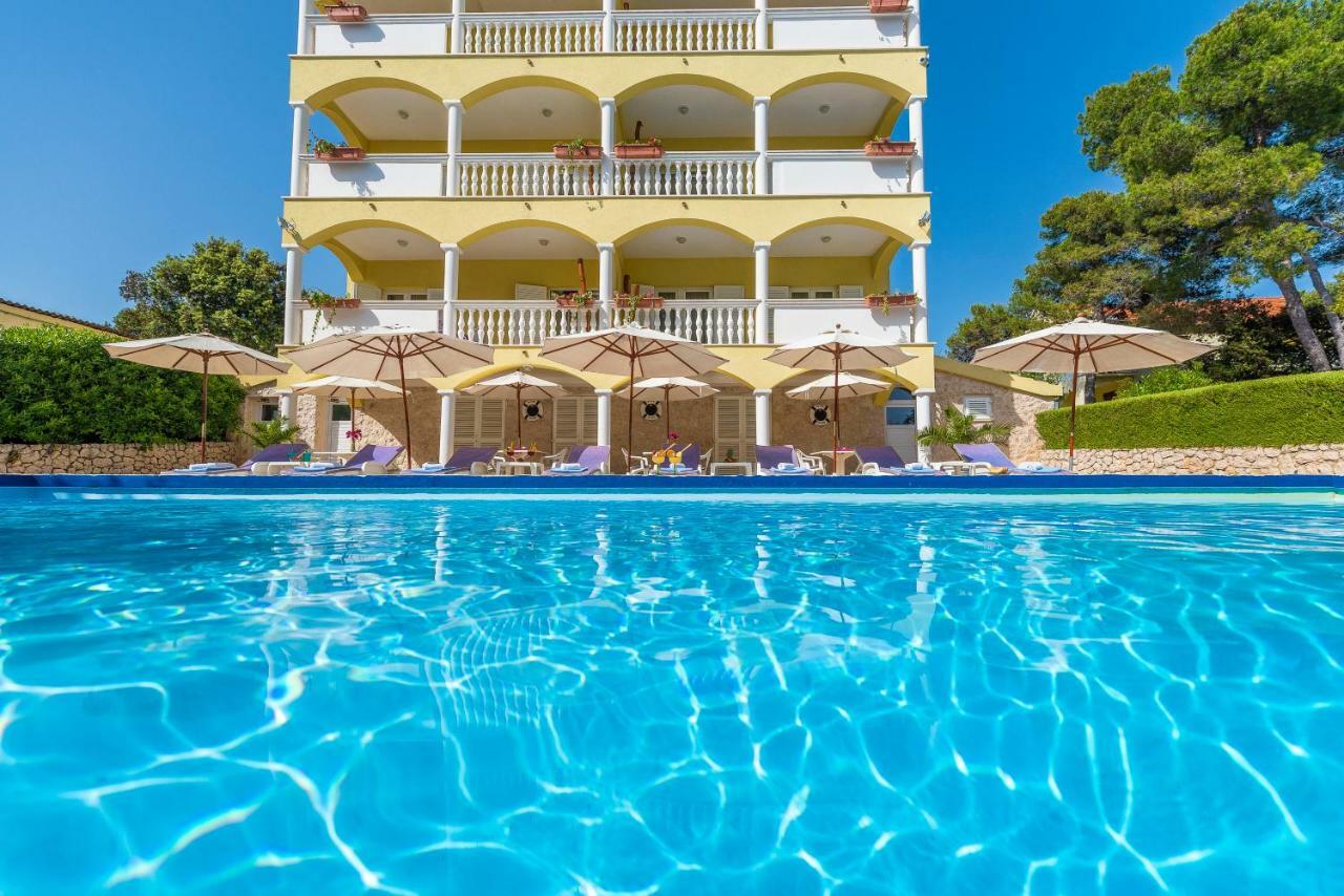 Villa Nela ペトルチャネ エクステリア 写真